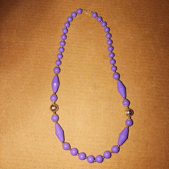 Jewelry - Vintage Lavender & Gold Beaded Necklace With Lobster Clasp